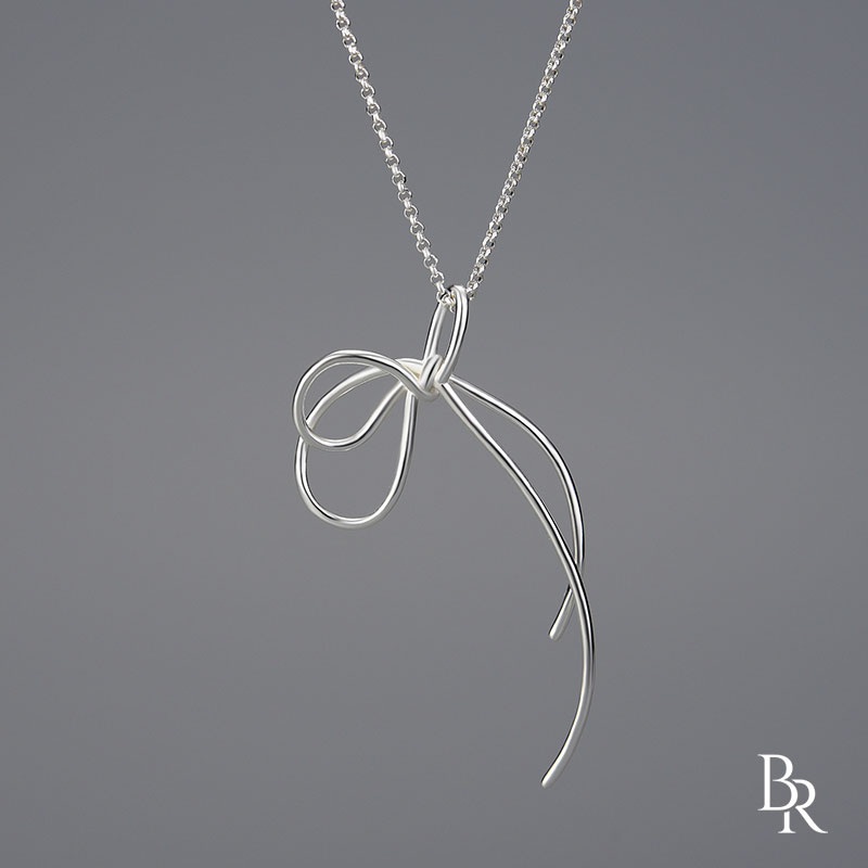 Нестандартен сребърен медальон Love Knot